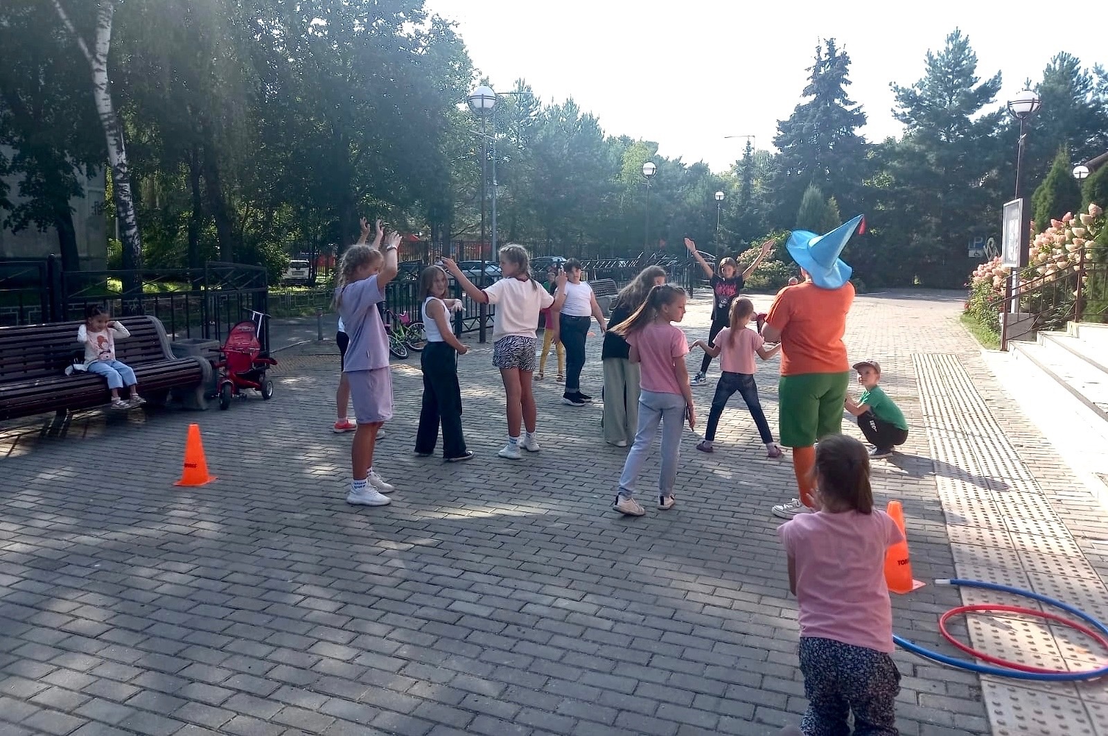 1 сентября, в День знаний, на площади у Дома Молодёжи прошла игровая  программа